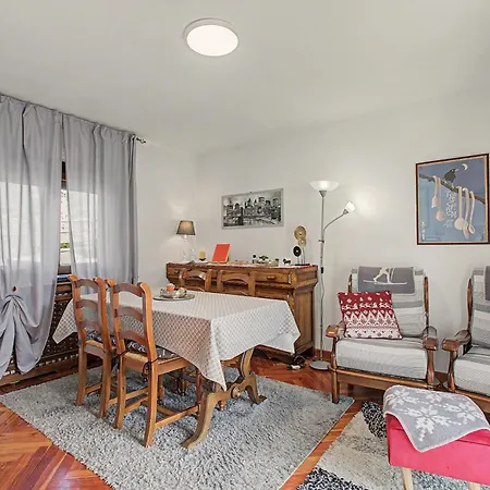 A Casa Di Zio Zeffy 샤티옹
