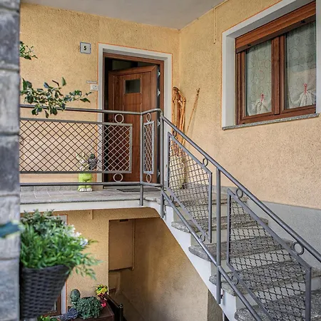A Casa Di Zio Zeffy 아파트